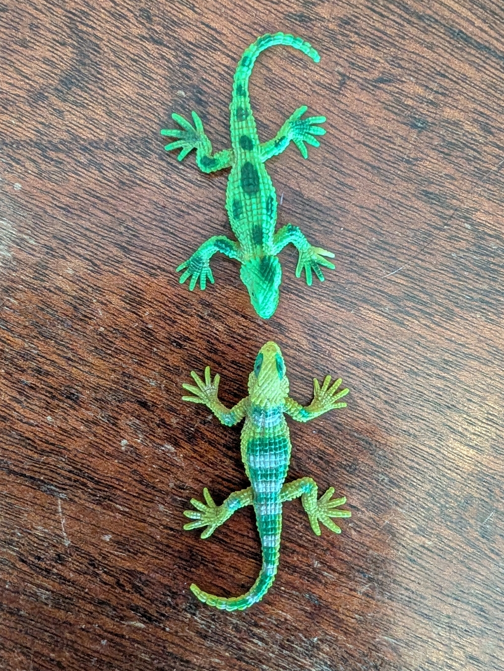 Green Gecko Reptile Toy  2